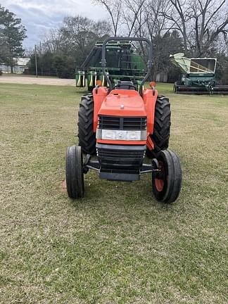 Image of Kubota MX5000 equipment image 4