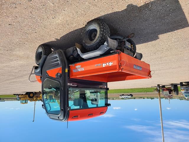 Image of Kubota RTV-1100 equipment image 2