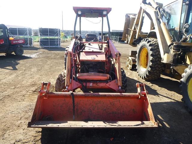 Image of Kubota L48 equipment image 4