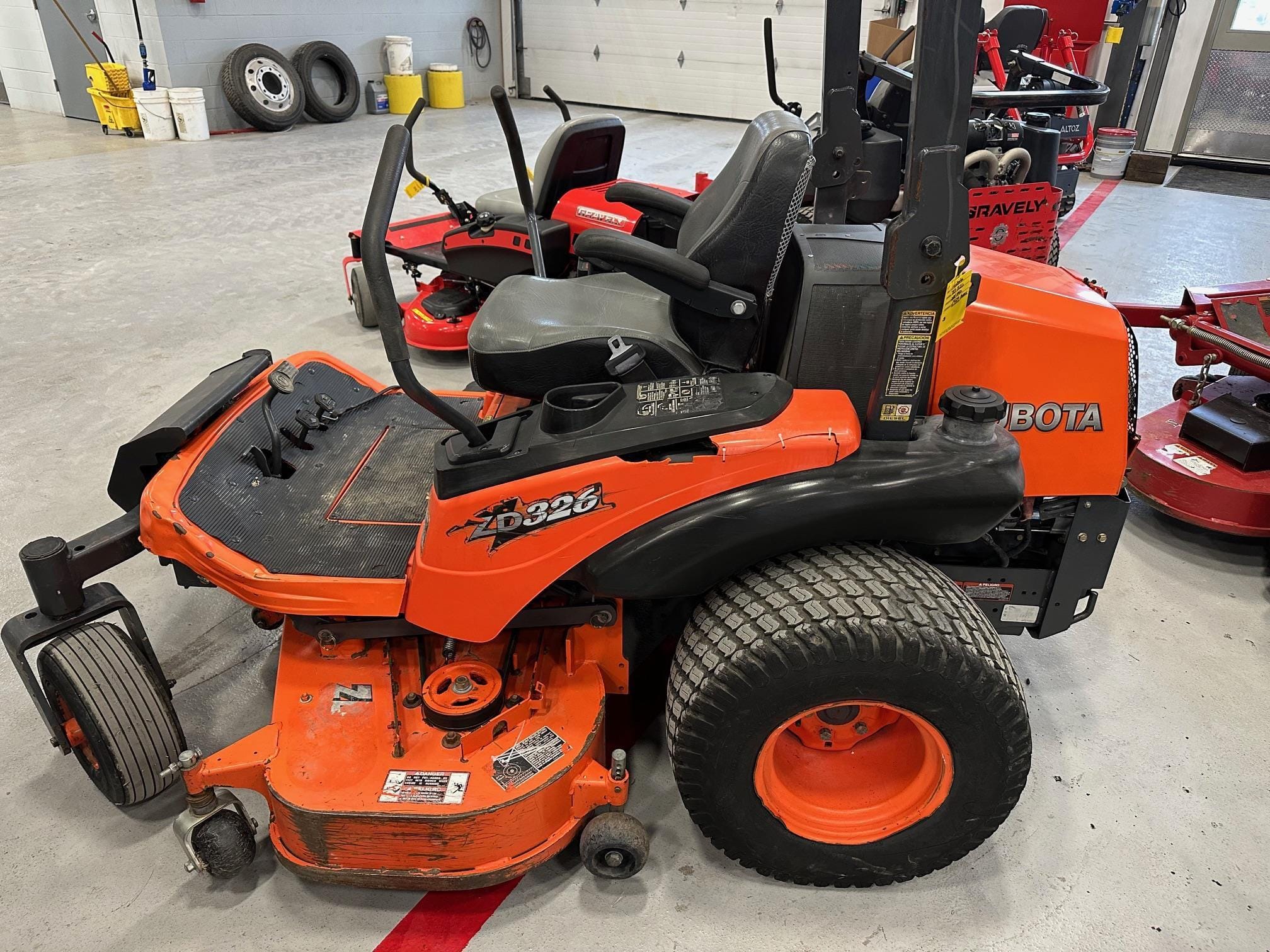 Main image Kubota ZD326