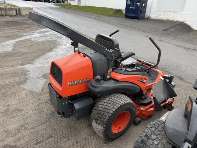 Image of Kubota ZD326S equipment image 2