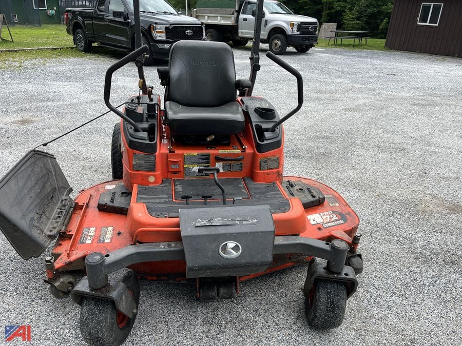 2008 Kubota ZD331 Equipment Image0