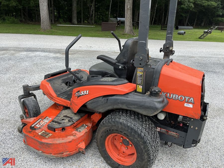 Image of Kubota ZD331 Image 1