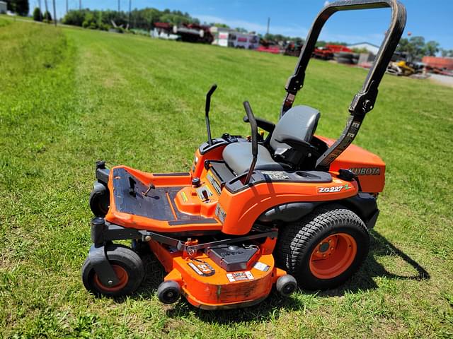 Image of Kubota ZG227 equipment image 2