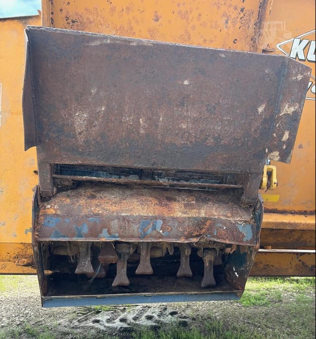 Image of Kuhn Knight 8124 equipment image 2