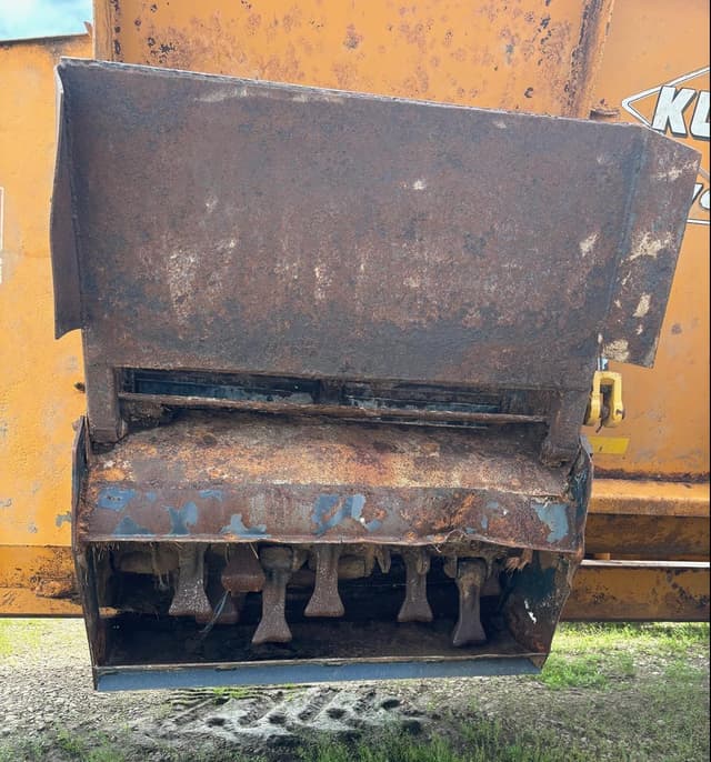 Image of Kuhn Knight 8124 equipment image 2