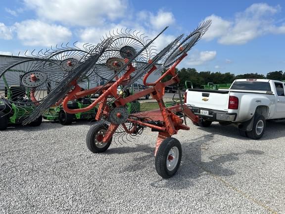 Image of Kuhn SR108 equipment image 2