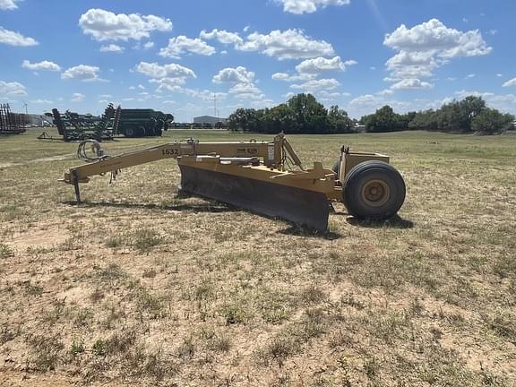 Image of Landoll 1632 equipment image 2