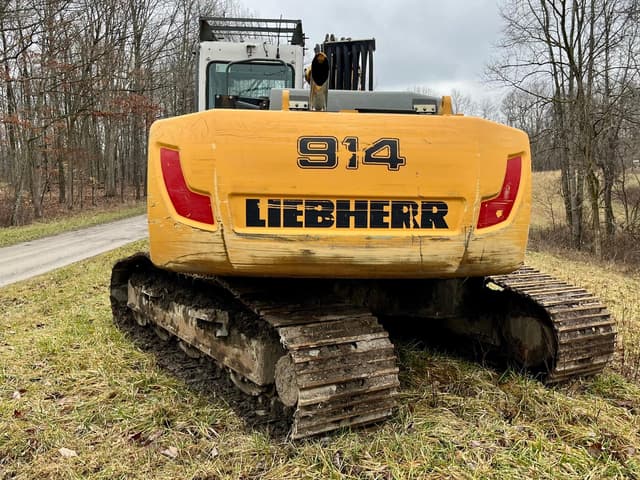 Image of Liebherr R914 equipment image 2