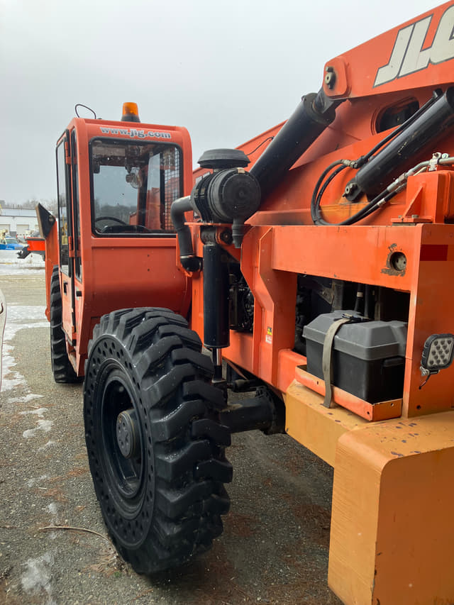 Image of Lull 1044C-54 equipment image 3