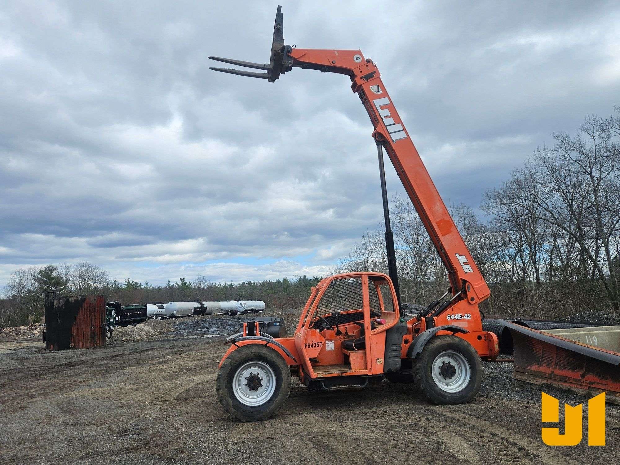 Main image Lull 644E-42