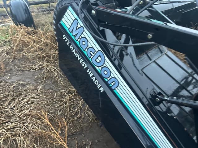 Image of MacDon 9352 equipment image 3