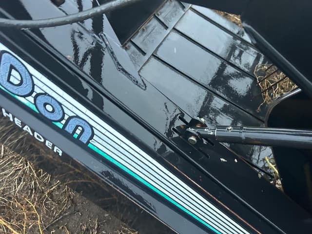 Image of MacDon 9352 equipment image 2