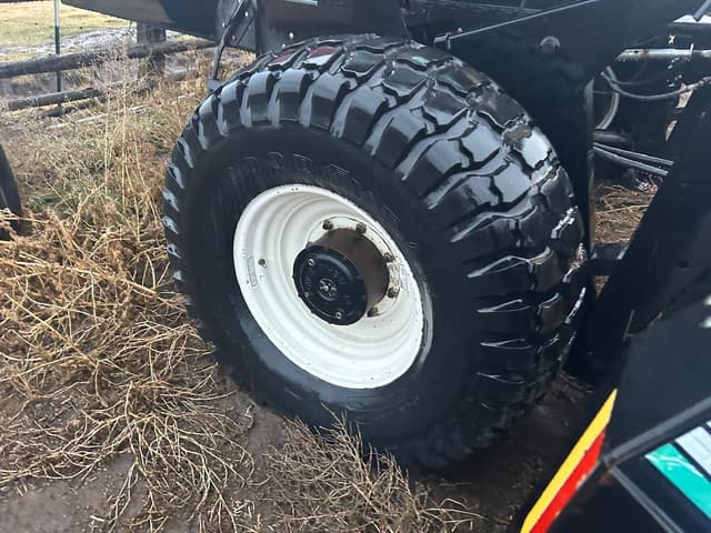 Image of MacDon 9352 equipment image 4