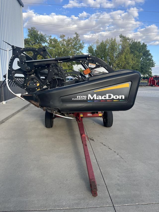 Image of MacDon FD70 equipment image 1