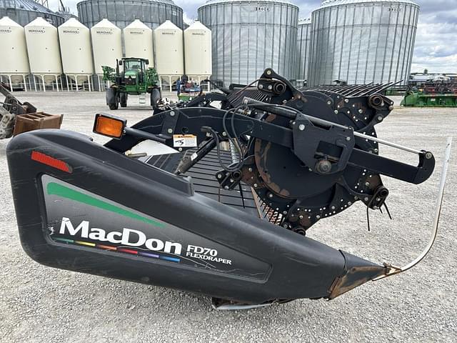 Image of MacDon FD70 equipment image 3