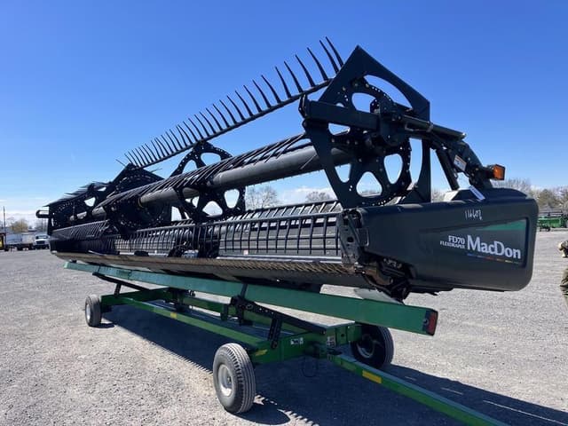 Image of MacDon FD70 equipment image 2