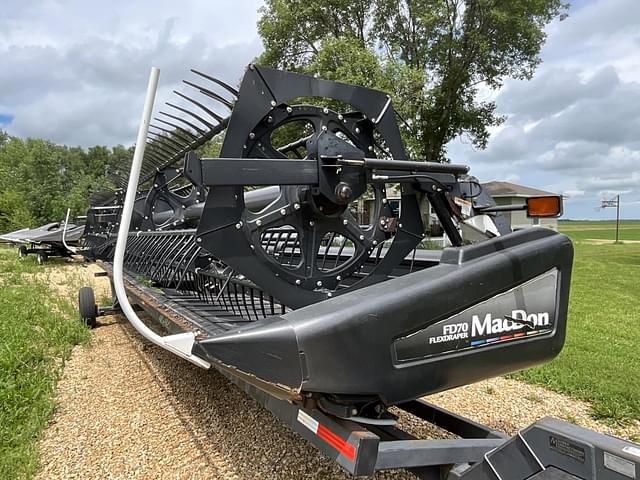 Image of MacDon FD70 equipment image 1