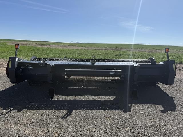 Image of MacDon A40-D equipment image 3