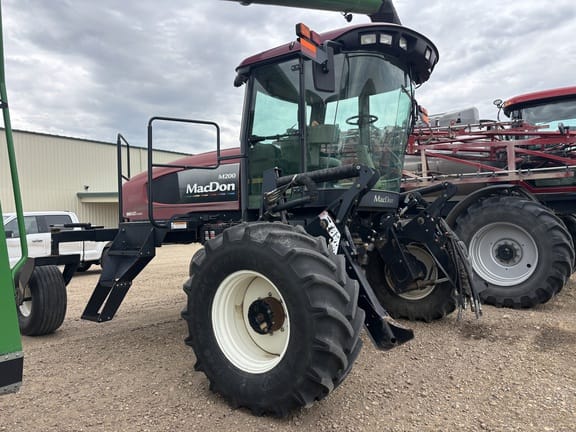 2008 MacDon M200 Equipment Image0
