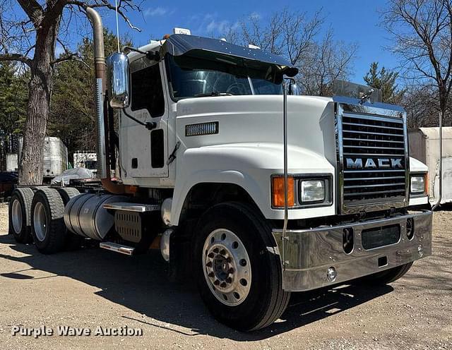 Image of Mack CHU613 equipment image 2