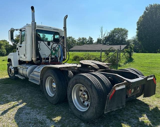 Image of Mack CHU613 equipment image 2