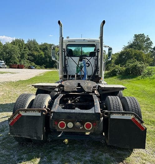 Image of Mack CHU613 equipment image 3