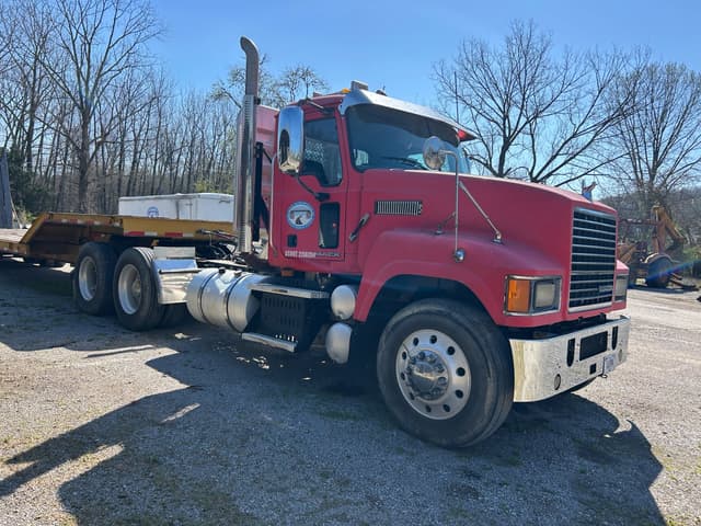 Image of Mack CHU613 equipment image 2