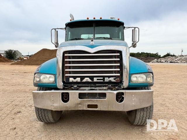 Image of Mack GU713 equipment image 2