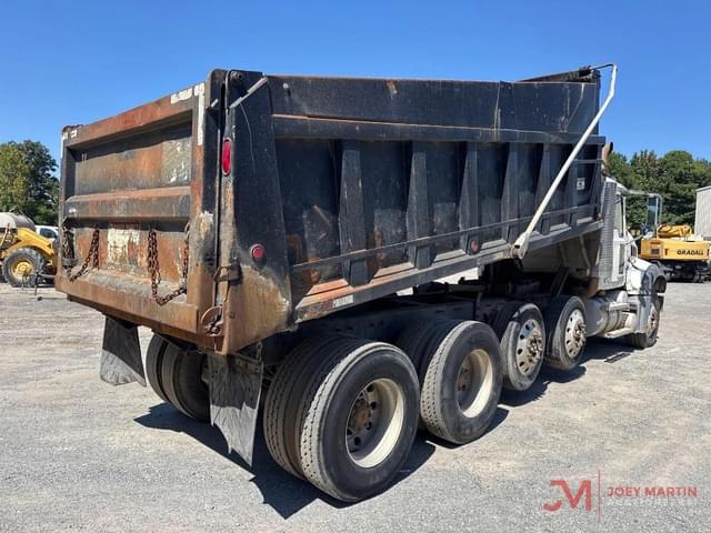 Image of Mack Granite GU713 equipment image 2