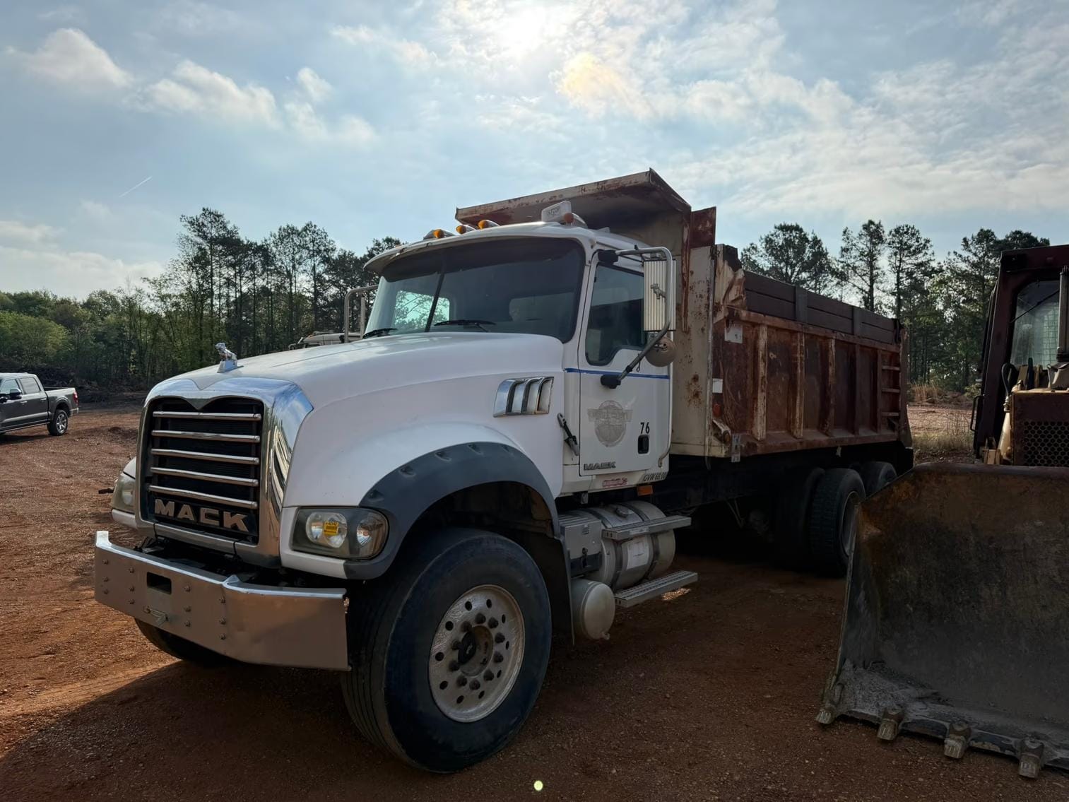 2008 Mack GU Equipment Image0