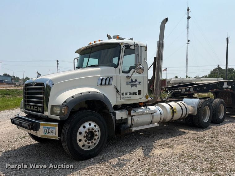2008 Mack GU713 Equipment Image0