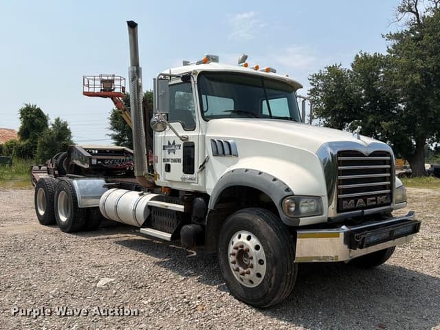 Image of Mack GU713 equipment image 2