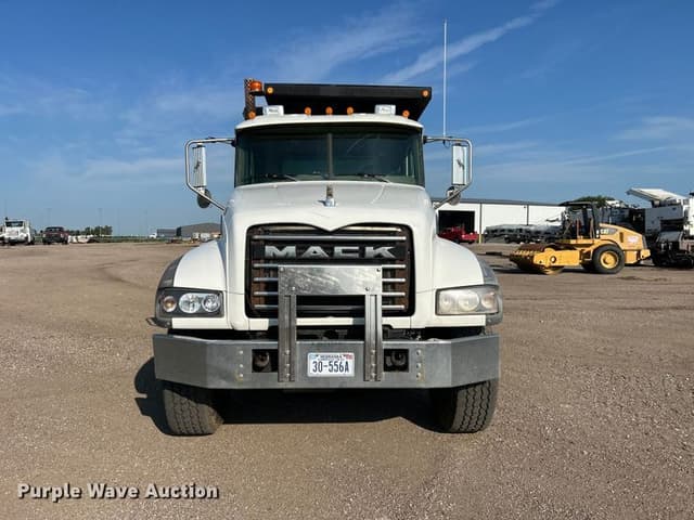 Image of Mack GU700 equipment image 1