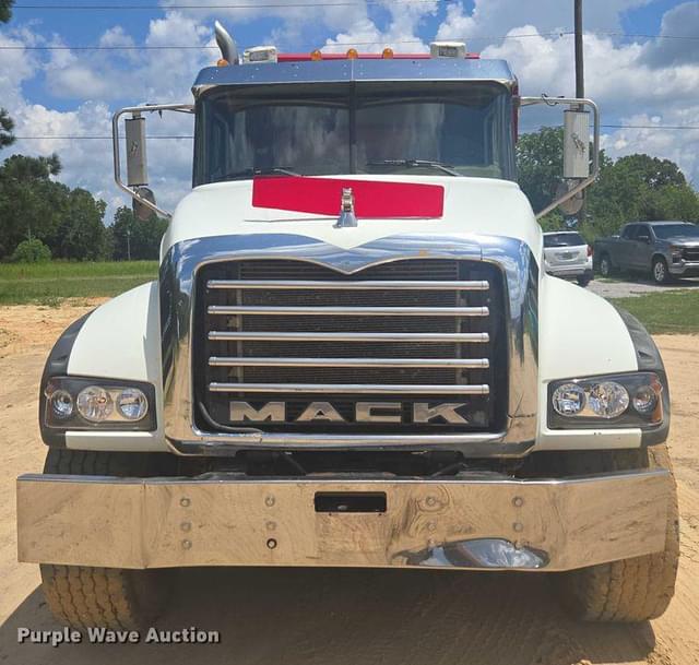 Image of Mack GU713 equipment image 1