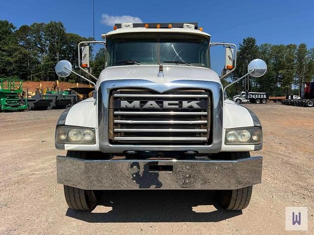 Image of Mack GU713 equipment image 1
