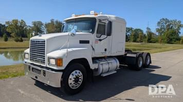 Main image Mack Pinnacle CHU613