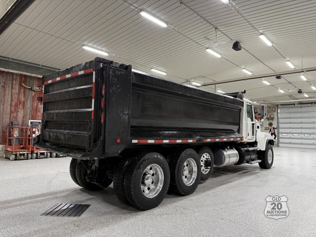 Image of Mack Pinnacle CHU613 equipment image 2