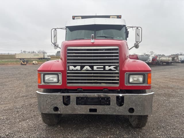 Image of Mack Pinnacle CHU613 equipment image 1