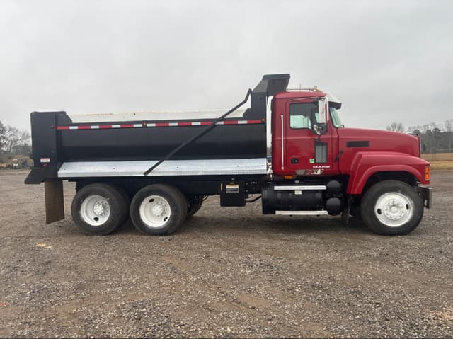 Image of Mack Pinnacle CHU613 equipment image 3