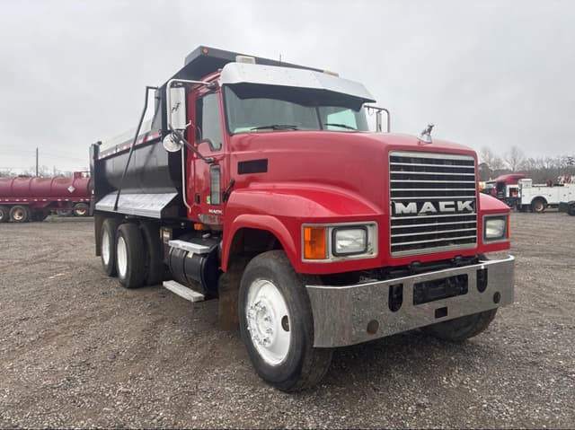 Image of Mack Pinnacle CHU613 equipment image 2