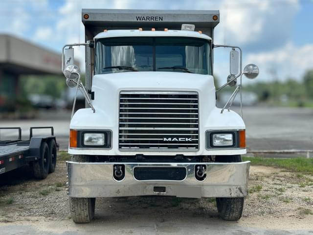 Image of Mack Pinnacle CHU613 equipment image 1