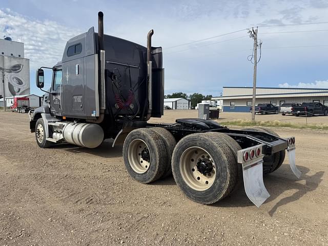Image of Mack Pinnacle CXU613 equipment image 2