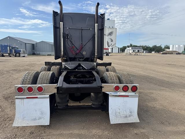 Image of Mack Pinnacle CXU613 equipment image 3
