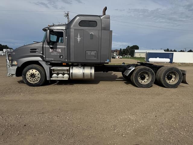 Image of Mack Pinnacle CXU613 equipment image 1