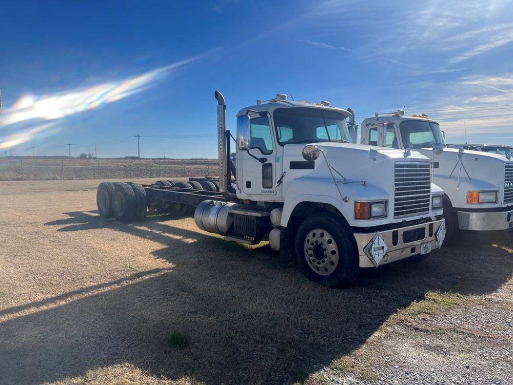 Main image Mack Pinnacle