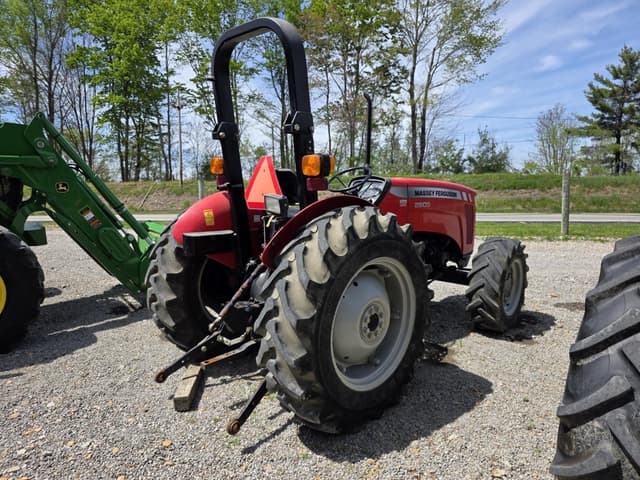 Image of Massey Ferguson 2605 equipment image 4