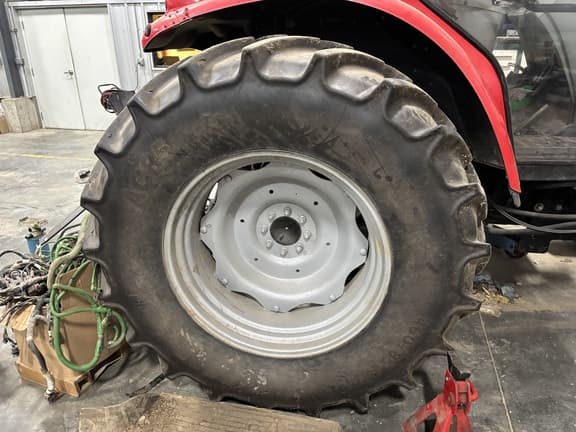 Image of Massey Ferguson 5455 equipment image 4