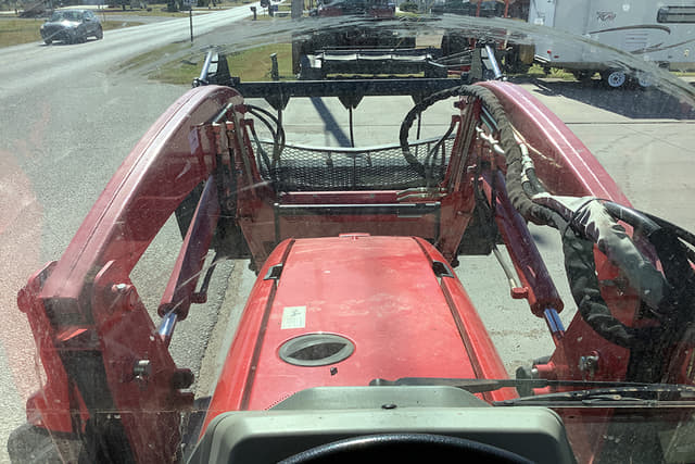 Image of Massey Ferguson 5455 equipment image 4