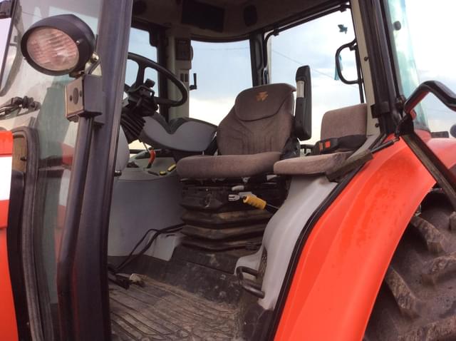 Image of Massey Ferguson 6480 equipment image 4